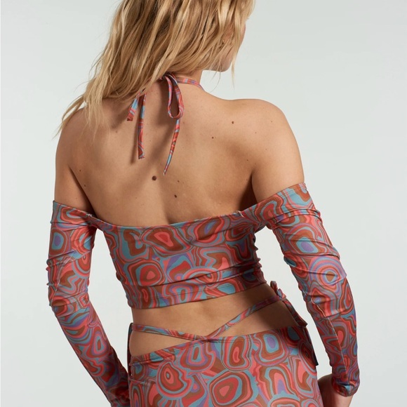 Milk it 2 piece outfit - Picture 6 of 12